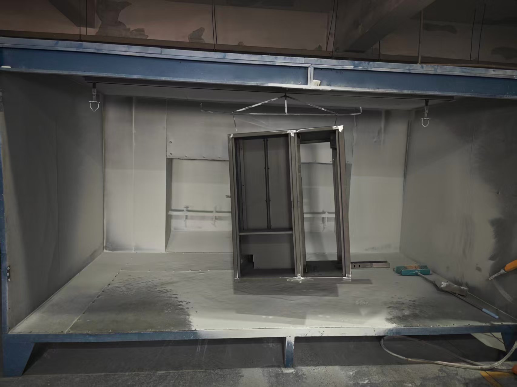 Spray booth for powder coating enclosures