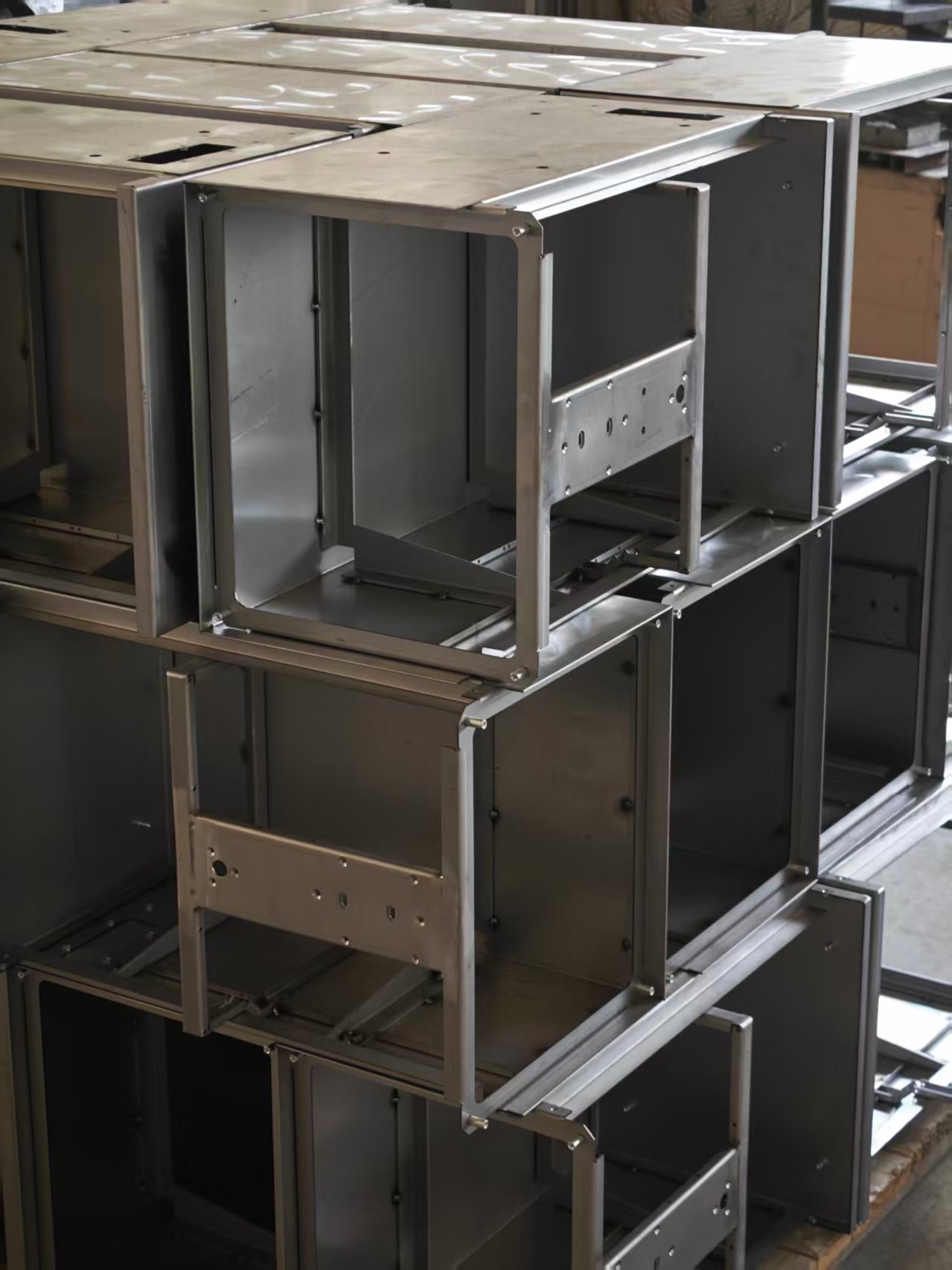 Welding station for enclosure frames